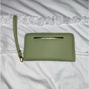 Steve Madden Wrist wallet
